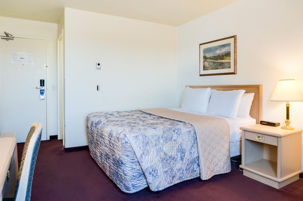 Travelodge Calgary Macleod Trail المظهر الخارجي الصورة