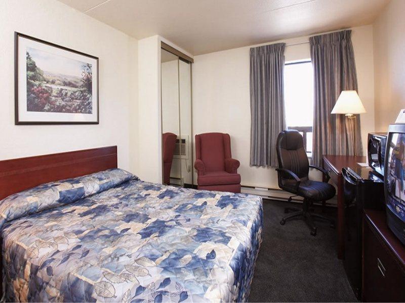 Travelodge Calgary Macleod Trail الغرفة الصورة